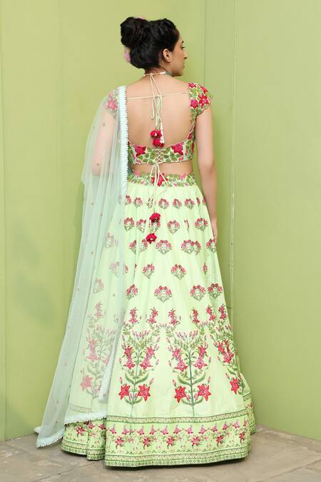 Shop_Keerthi Kadire_Green Raw Silk Embroidery Square Neck Bridal Lehenga Set _at_Aza_Fashions