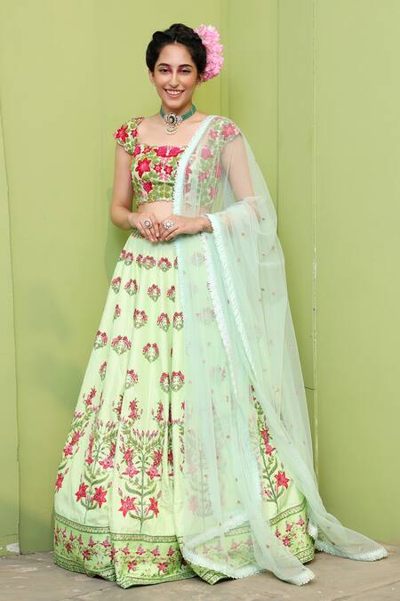 Keerthi Kadire_Green Raw Silk Embroidery Square Neck Bridal Lehenga Set _Online_at_Aza_Fashions