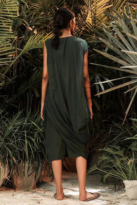 Shop Kharakapas Green Mul Cotton Round Cowl Draped Dress at Aza Fashions Shop_Kharakapas_Green Mul Cotton Round Cowl Draped Dress _at_Aza_Fashions