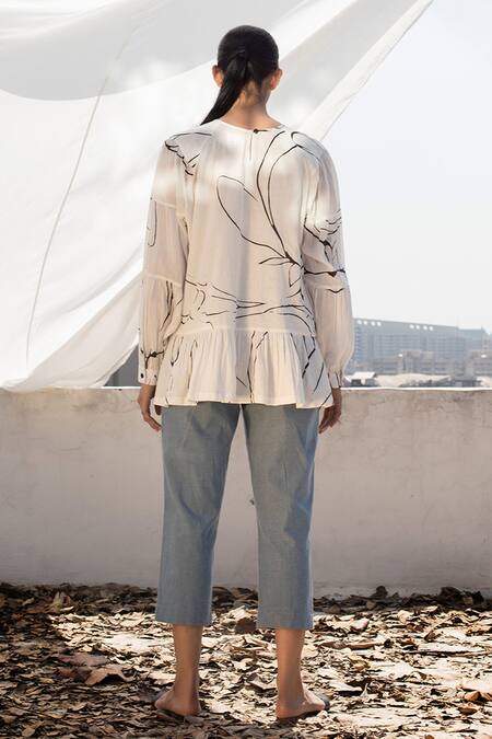 Shop Kharakapas White Anti-fit Printed Top at Aza Fashions Shop_Kharakapas_White Anti-fit Printed Top _at_Aza_Fashions