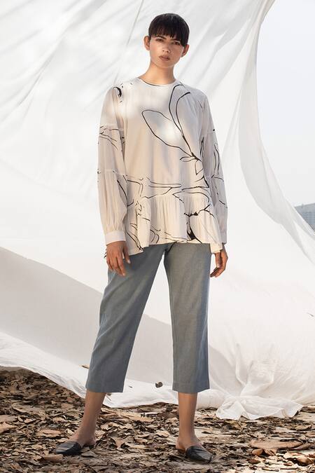 Kharakapas White Anti-fit Printed Top Online at Aza Fashions Kharakapas_White Anti-fit Printed Top _Online_at_Aza_Fashions