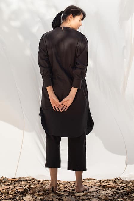 Shop_Kharakapas_Black Pleated Kurta And Pant Set _at_Aza_Fashions