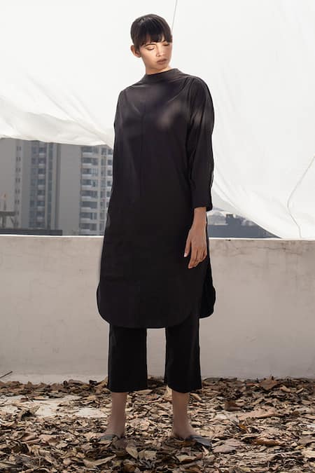 Buy_Kharakapas_Black Pleated Kurta And Pant Set _Online_at_Aza_Fashions