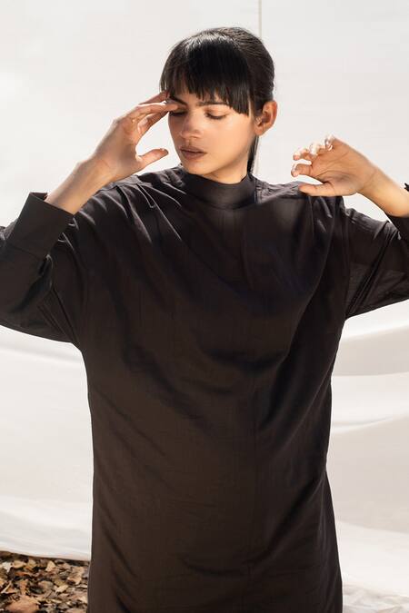 Kharakapas_Black Pleated Kurta And Pant Set _at_Aza_Fashions