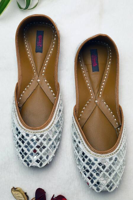 Kasually Klassy White Mirror Work Juttis
