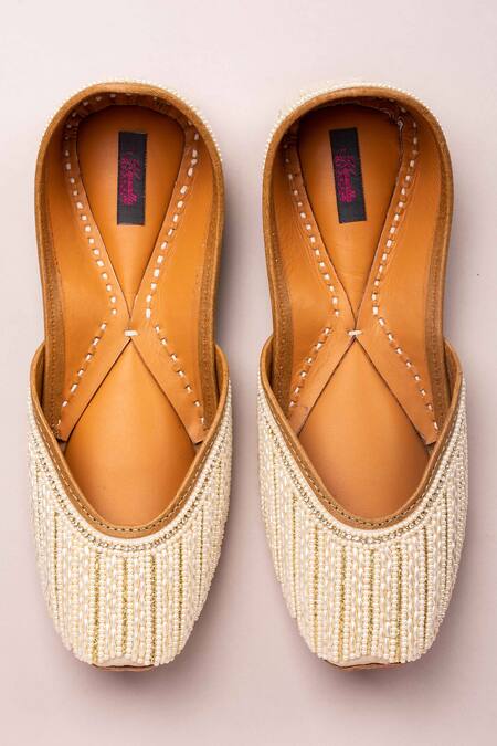 Shop Kasually Klassy White Pearl Embroidered Juttis at Aza Fashions Shop_Kasually Klassy_White Pearl Embroidered Juttis_at_Aza_Fashions