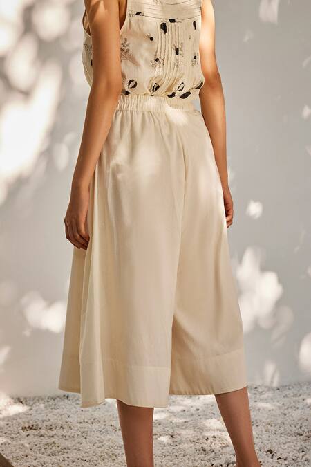 Shop_Kharakapas_Off White Cotton Sweet Mist Mulmul Flared Culottes _Online_at_Aza_Fashions