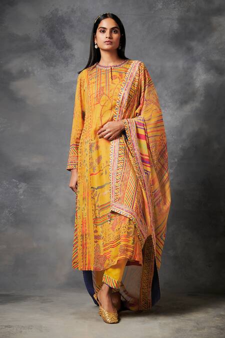 Saundh Yellow Kurta Viscose Georgette Printed And Embroidered Floral Round Konyak Set