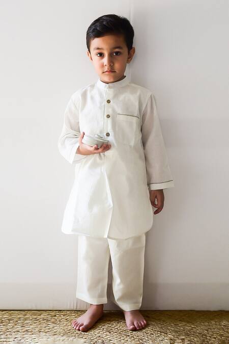 Buy Ivory Cotton Plain Pathani Kurta Set For Boys by Kharakapas