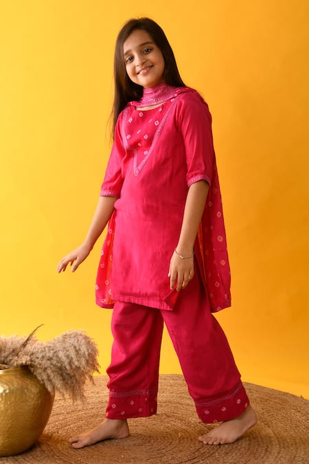 Kalp_Pink Muslin, Silk, Cotton Lace, Embroidery Bandhani Kurta Set _Online_at_Aza_Fashions