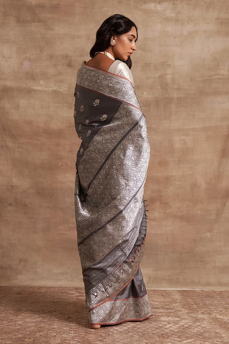 Grey handloom silk self design with golden border saree for women with  blouse piece - DOI MOI - 4249686