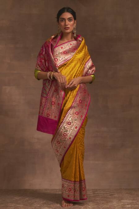 Kasturi Kundal_Yellow Rang Bazar Kadiyal Zari Saree _Online_at_Aza_Fashions