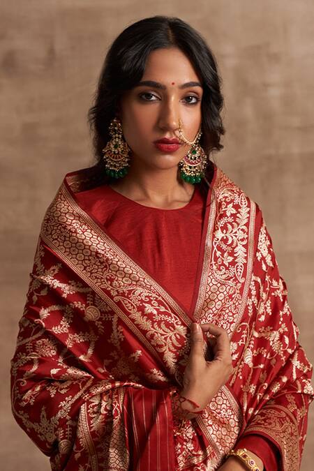 Buy_Kasturi Kundal_Red Base Fabric Pure Silk Banarasi Handloom Saree_Online_at_Aza_Fashions