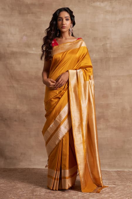 Buy Golden Yellow Silk Paithani Saree With Paithani Border Paithani Pallu  and Paithani Blouse. Online in India - Etsy