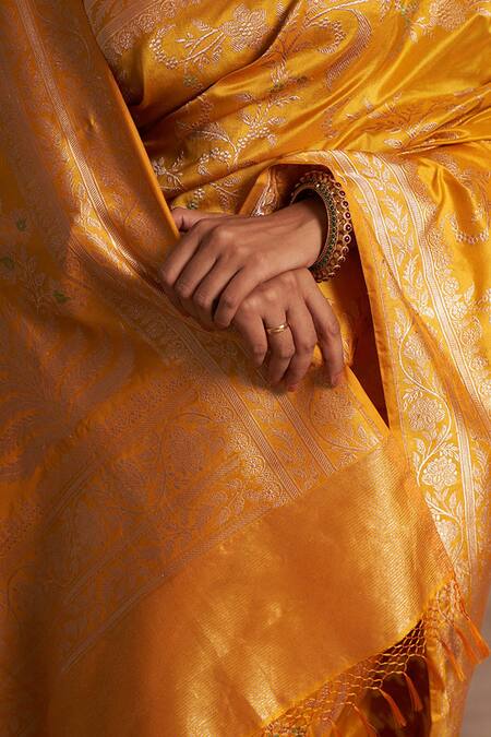 Kasturi Kundal_Yellow Pure Silk Hand-woven Banarasi Handloom Saree With Unstitched Blouse Piece _at_Aza_Fashions