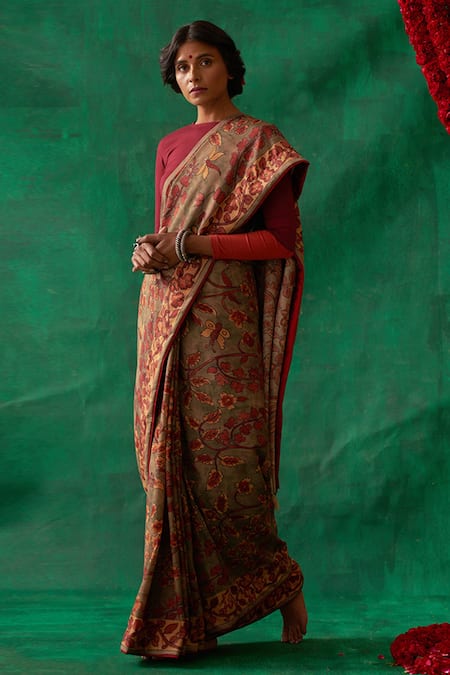 Kasturi Kundal Green Pure Banarasi Silk Floral Radha Kalamkari Kanjivaram Saree Online at Aza Fashions Kasturi Kundal_Green Pure Banarasi Silk Floral Radha Kalamkari Kanjivaram Saree _Online_at_Aza_Fashions