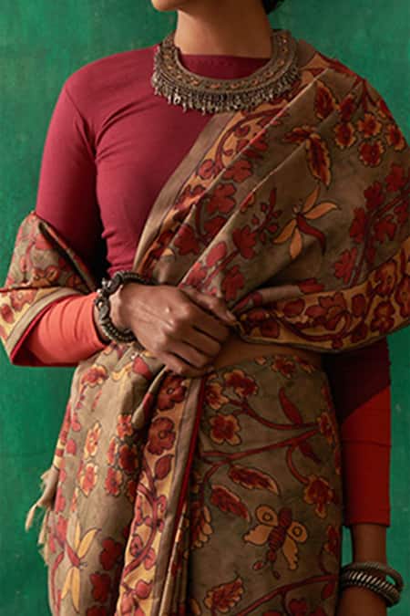 Shop Kasturi Kundal Green Pure Banarasi Silk Floral Radha Kalamkari Kanjivaram Saree Online at Aza Fashions Shop_Kasturi Kundal_Green Pure Banarasi Silk Floral Radha Kalamkari Kanjivaram Saree _Online_at_Aza_Fashions