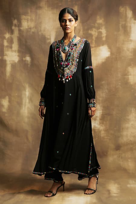 Karishma Khanduja Bareilly Black Georgette V Neck Embroidered Anarkali And Pant Set Online at Aza Fashions Karishma Khanduja Bareilly_Black Georgette V Neck Embroidered Anarkali And Pant Set _Online_at_Aza_Fashions