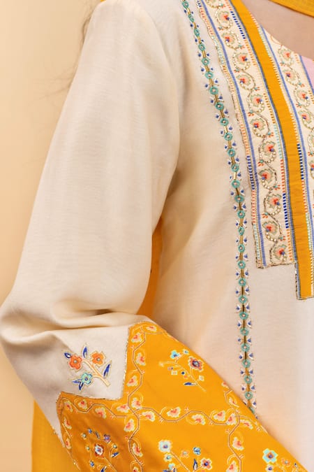 Buy_Pita Nila_Cream Chanderi Printed Stripe Round Kira Embroidered Kurta Set  _Online_at_Aza_Fashions