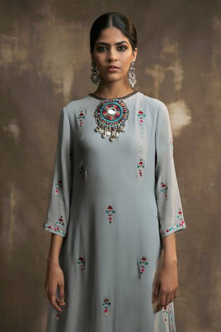 Shop_Karishma Khanduja Bareilly_Grey Georgette Round Embroidered Kurta Set _Online_at_Aza_Fashions