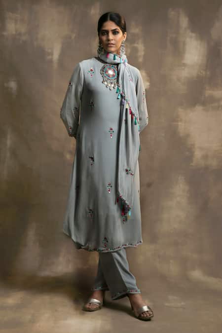 Karishma Khanduja Bareilly Embroidered Kurta Set 