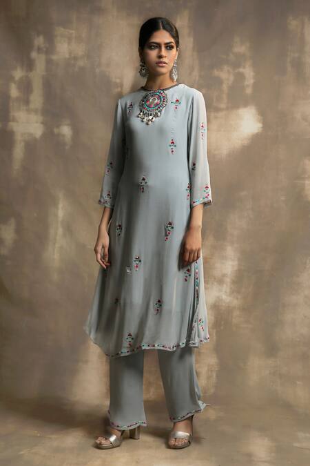 Buy_Karishma Khanduja Bareilly_Grey Georgette Round Embroidered Kurta Set _Online_at_Aza_Fashions