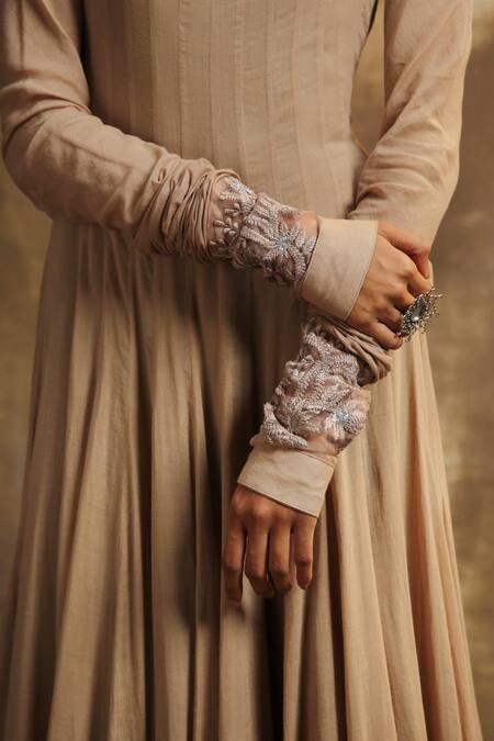 Karishma Khanduja Bareilly Beige Cotton Scoop Neck Embroidered Anarkali Set at Aza Fashions Karishma Khanduja Bareilly_Beige Cotton Scoop Neck Embroidered Anarkali Set _at_Aza_Fashions