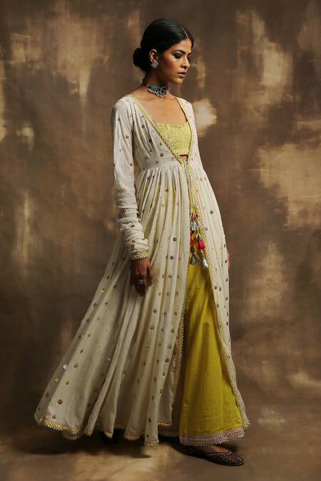 Karishma Khanduja Bareilly Beige Chanderi Scoop Neck Jacket And Pant Set Online at Aza Fashions Karishma Khanduja Bareilly_Beige Chanderi Scoop Neck Jacket And Pant Set _Online_at_Aza_Fashions