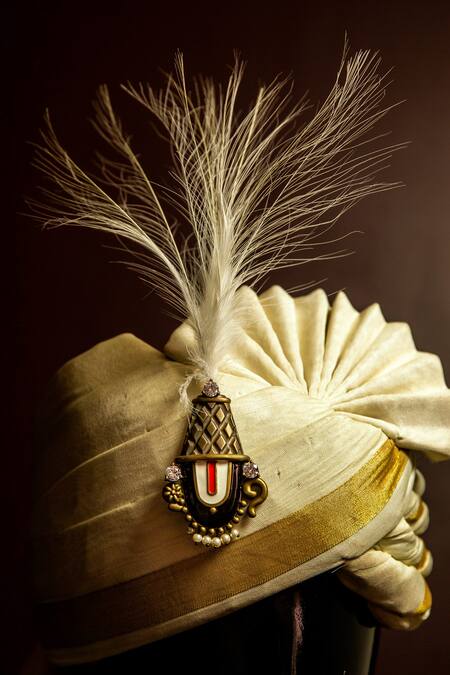 Cosa Nostraa Gold Stone, Bead Lord Balaji Kalangi Online at Aza Fashions Cosa Nostraa_Gold Stone, Bead Lord Balaji Kalangi _Online_at_Aza_Fashions