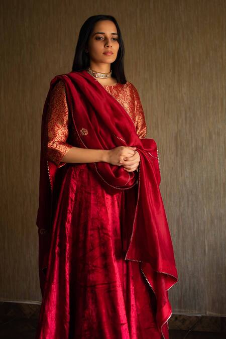 Shop_Shorshe Clothing_Red Velvet Lehenga Set_Online_at_Aza_Fashions