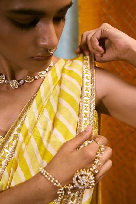 Buy_17:17 By Simmi Saboo_Yellow Muslin Silk Beads And Thread, Sequin, Leheriya Pattern Saree With Bustier_Online_at_Aza_Fashions