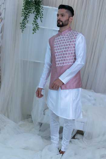 Varun Chakkilam_White Raw Silk Embroidered Bundi And Kurta Set  _Online_at_Aza_Fashions