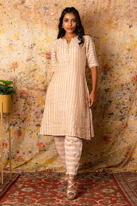 Vaani Beswal_Pink Striped Zari Silk Woven Notched Kohl Kurta Set _Online_at_Aza_Fashions