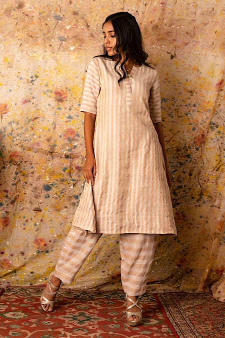 Buy_Vaani Beswal_Pink Striped Zari Silk Woven Notched Kohl Kurta Set _Online_at_Aza_Fashions
