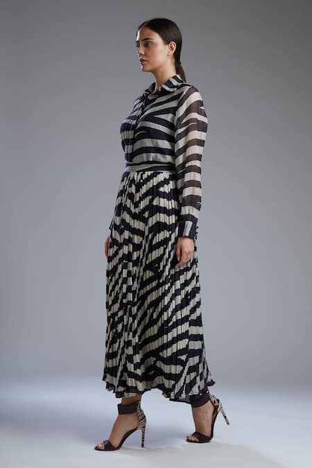 Buy_Koai_White Chanderi Silk Straight Collar Printed Shirt _Online_at_Aza_Fashions