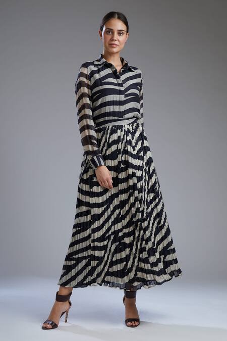 Shop_Koai_White Chanderi Silk Straight Collar Printed Shirt _Online_at_Aza_Fashions