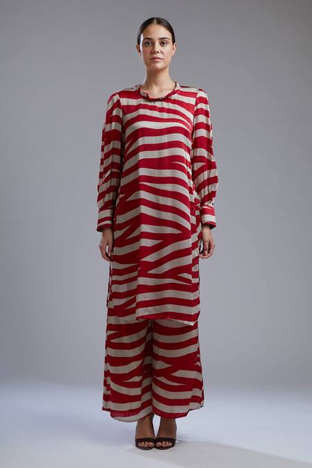 Buy Koai White Silk Round Printed Tunic Online at Aza Fashions Buy_Koai_White Silk Round Printed Tunic _Online_at_Aza_Fashions