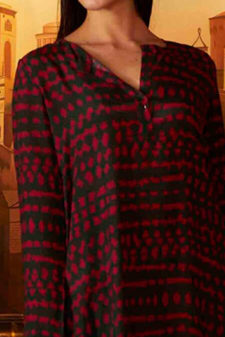 Koai_Green Muslin Silk Round Abstract Print Tunic _at_Aza_Fashions