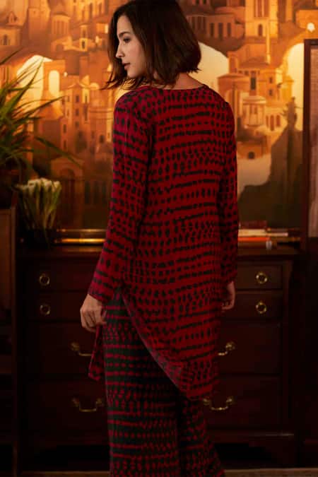 Shop_Koai_Pink Muslin Silk Round Abstract Print Tunic _at_Aza_Fashions