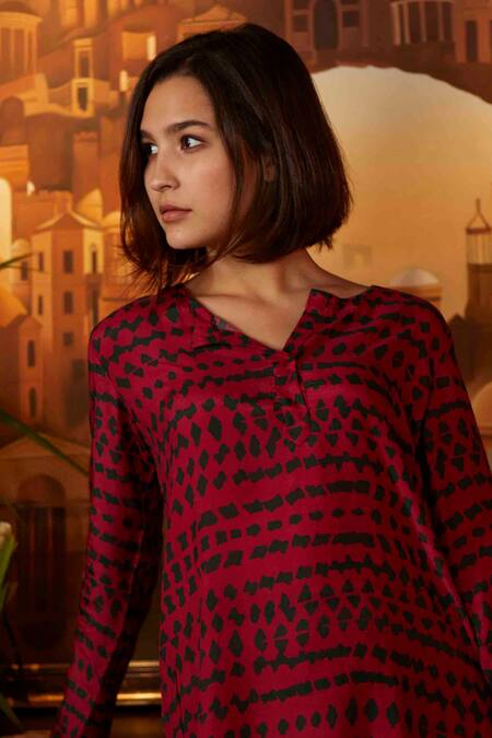 Shop_Koai_Pink Muslin Silk Round Abstract Print Tunic _Online_at_Aza_Fashions