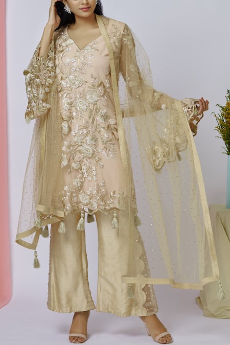 Aariyana Couture Embroidered kurta set 