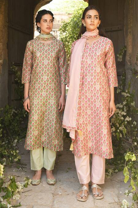 Karaj Jaipur_Green Kurta Chanderi Pant Cotton Dupatta Kota Doriya Printed Set_at_Aza_Fashions