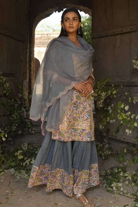 Buy_Karaj Jaipur_Pink Cotton Embroidery Leaf Neck Printed Kurta Set_Online_at_Aza_Fashions