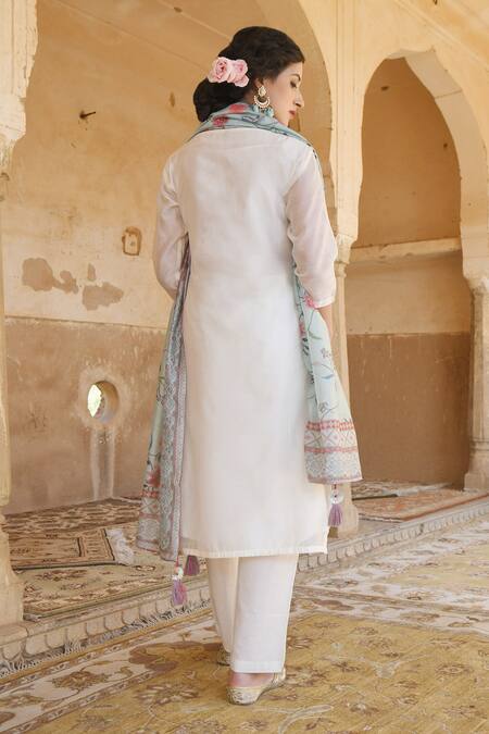 Shop_Karaj Jaipur_White Kurta And Dupatta Chanderi Pant Cotton Embroidery Round Set_at_Aza_Fashions