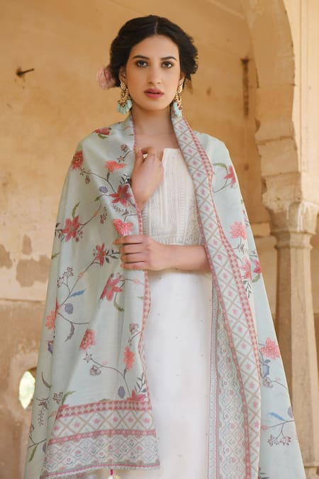 Karaj Jaipur_White Kurta And Dupatta Chanderi Pant Cotton Embroidery Round Set_at_Aza_Fashions