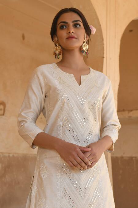 Karaj Jaipur_White Kurta And Dupatta Chanderi Pant Cotton Printed Round Embroidered Set_at_Aza_Fashions