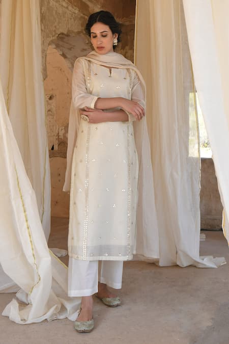 Buy_Karaj Jaipur_White Kurta Chanderi Pant Cotton Dupatta Kota Doriya Embroidery Round Set_Online_at_Aza_Fashions