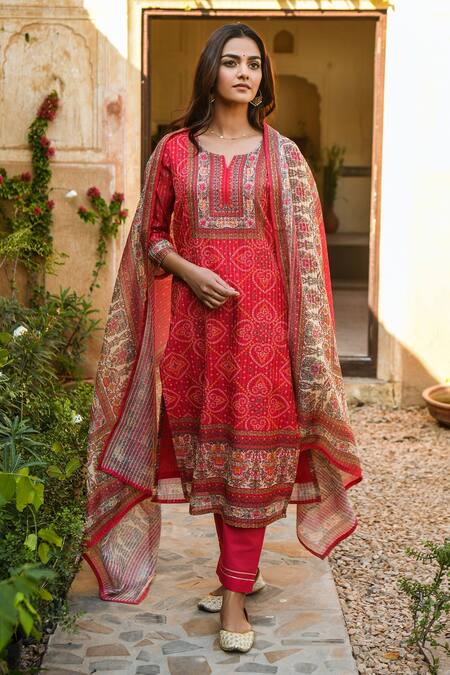 Buy_Karaj Jaipur_Red Kurta Chanderi Embroidered Sequin Work Notched Set_Online_at_Aza_Fashions