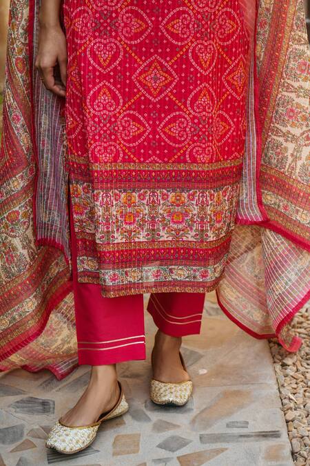 Karaj Jaipur_Red Kurta Chanderi Embroidered Sequin Work Notched Set_at_Aza_Fashions