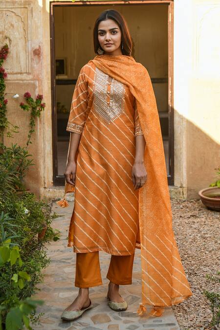 Karaj Jaipur_Orange Dupatta Digital Chanderi, Kurta Chanderi, Pant Cotton Gota Print Set_Online_at_Aza_Fashions